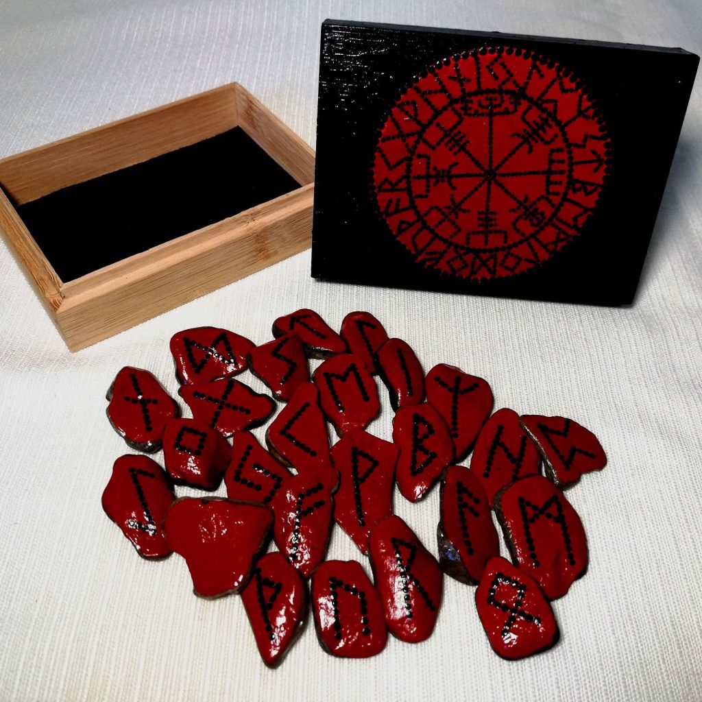 runes divinatoires grenat